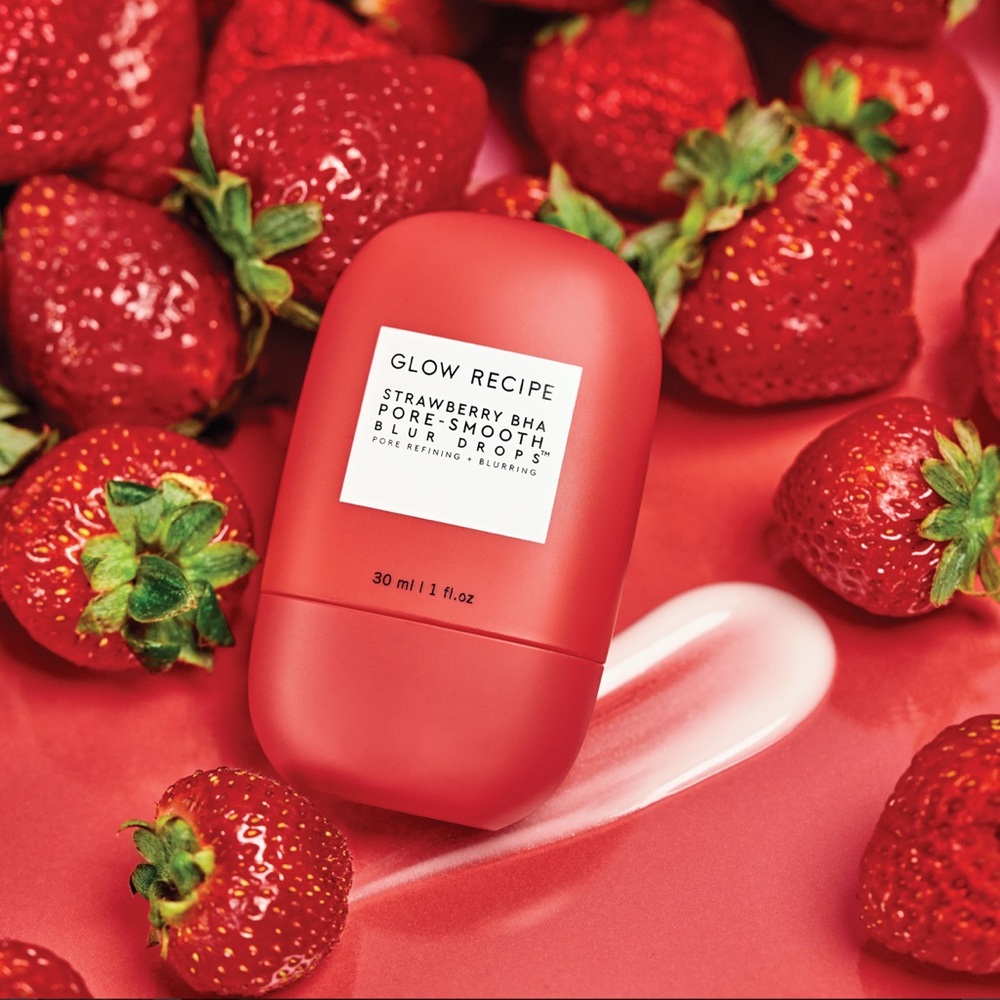 NEW Glow Recipe 
Strawberry BHA Pore-Smooth Blur Drops